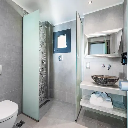 מלון Aquamarine Luxury לימנאס