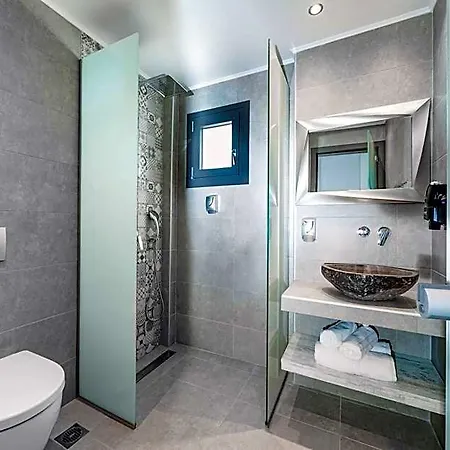 Aquamarine Luxury מלון לימנאס