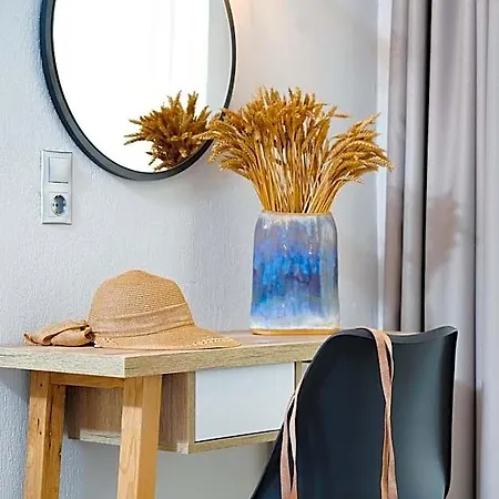 מלון Aquamarine Luxury